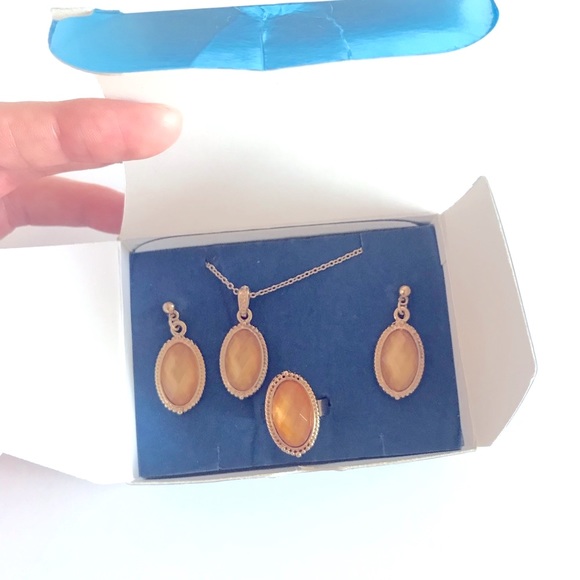 Avon 3 pieces Birthstone November Gift Set - Picture 7 of 9